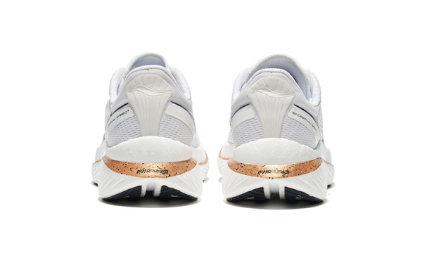 Saucony Endorphin Speed 3 Беговые кроссовки Низкие Белые, золотые Мужские