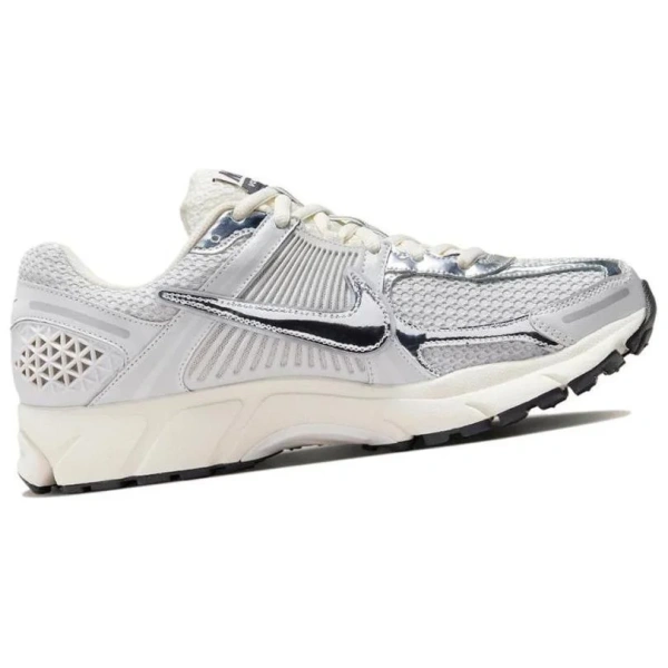 Nike Zoom Vomero 5 Chrome
