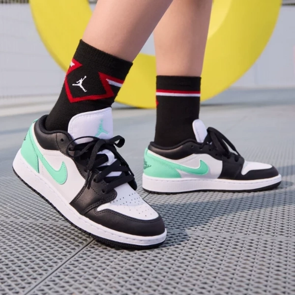 Jordan 1 Low Green Glow GS