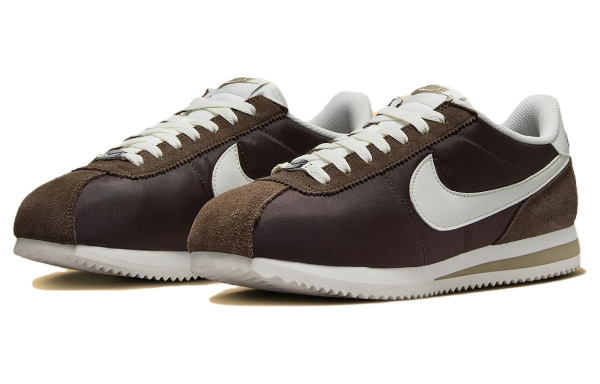 NIKE Беговые кроссовки Низкие Умбра Женские