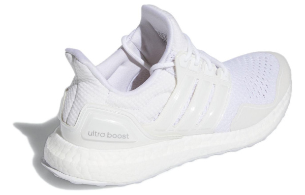 Adidas Ultraboost 1,0 Беговые кроссовки Низкие Белые Женские