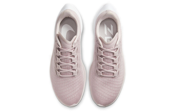 NIKE Pegasus 37 Беговые кроссовки Низкие Женские