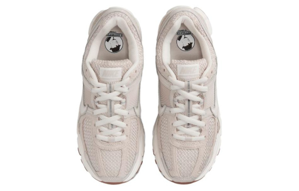 Nike Air Zoom Vomero 5 Беговые кроссовки Низкие Бежевые Женские